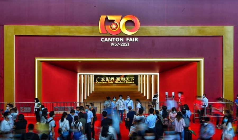 Chief Executive Ho Iat Seng discusses future plans with top officials in Guangzhou