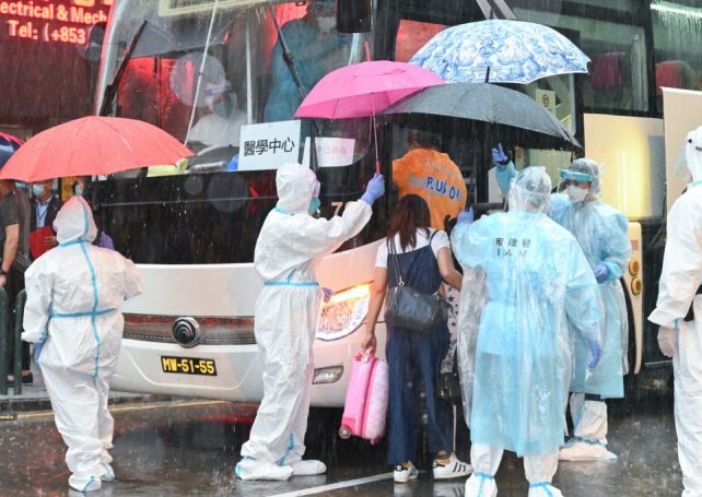 821 residents in ‘poor hygiene’ lockdown building evacuated to quarantine hotel