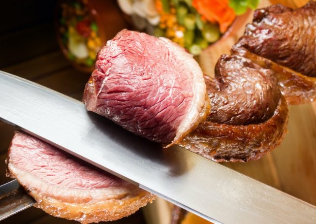 Chinese Foreign Minister says Brazilian beef import ban should be resolved quickly