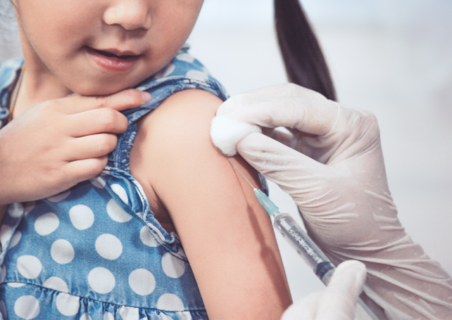 Health chief says ‘jab-or-test’ unlikely for schoolchildren