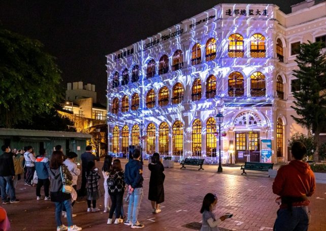 40,000 visitors flood into Macao on Christmas Eve