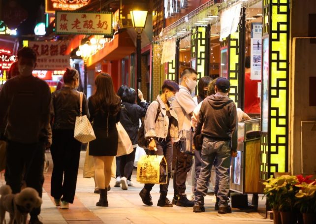Pandemic relief hand-outs for Macao residents top MOP 6 billion