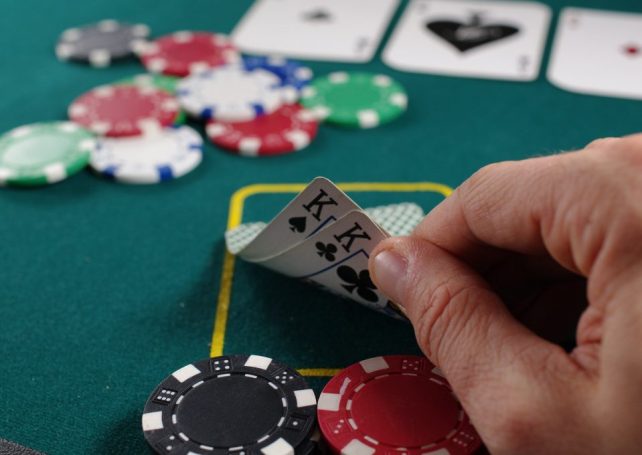 Problem gamblers disrupt family life in Macao, survey finds