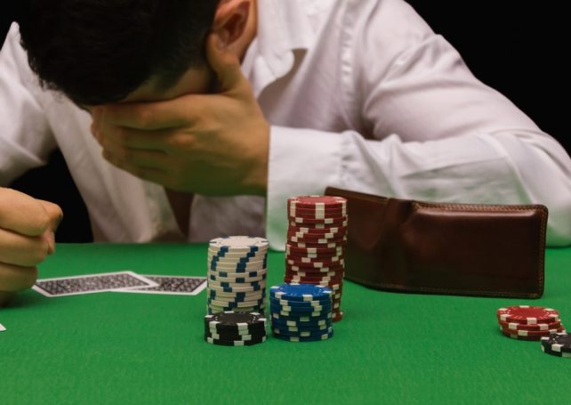 Fewer Macao people gambling, more seeking help: expert