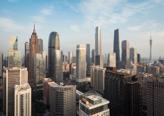 Macao Chief Executive meets Guangdong officials to discuss Covid-19 and economic recovery
