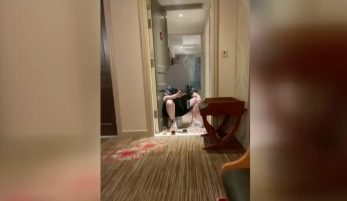 Police charge smokers, drinkers who breached hotel quarantine regulations