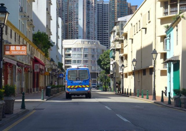 Police warn 905 for flouting regulations across Macao
