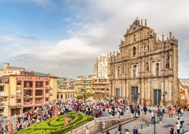 Mainland Chinese arrivals to Macao soar to 18,620 on Saturday