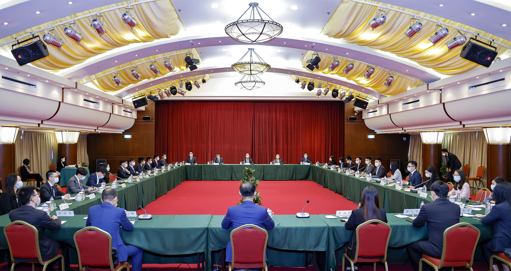 All-China Youth Federation members put forward suggestions for CE’s policy address