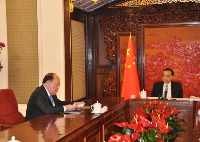Prime Minister Li Keqiang hopes Macao can better integrate into the larger national development environment