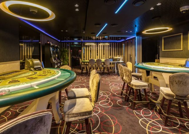 Local trio dupe mainland Chinese man out of HK$2 million