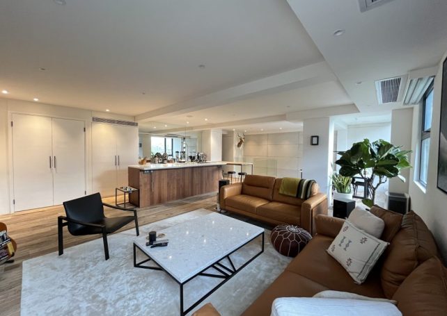 Reconnect with nature in a renovated New York loft-style duplex in downtown Macao