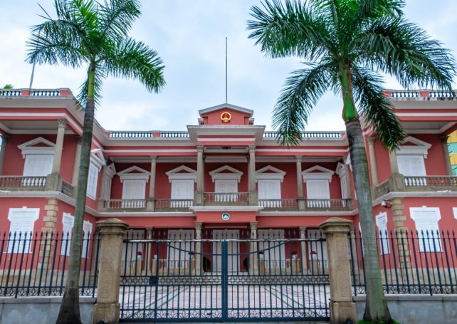 More than 100 Chinese-Portuguese interpreters have been trained, the government says