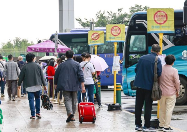 Hong Kong holidaymakers flock back to Macao over the Ching Ming holiday