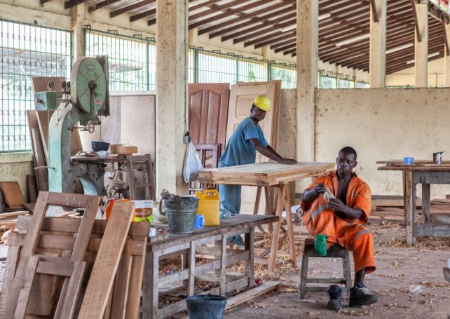 China’s ambassador highlights risks to business in Angola
