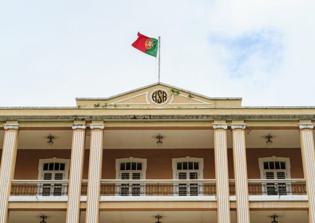 Portuguese officials offer hope, but no details, for Portuguese citizens seeking residency