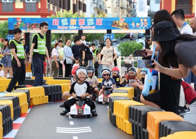 Grand Prix-themed carnival and fun run draw crowds