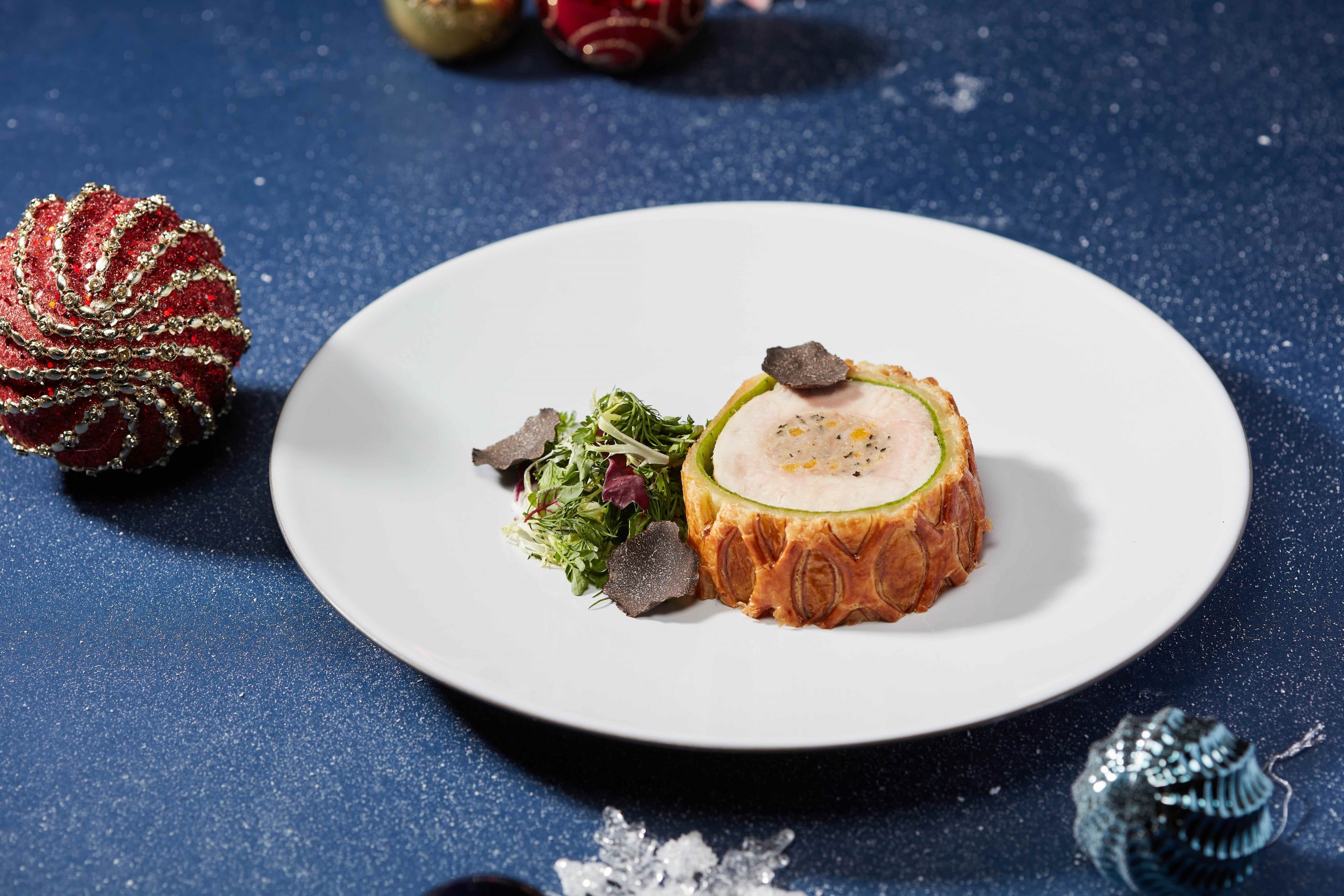 Share a rich, flaky turkey or beef Wellington with the whole family this holiday at Gordon Ramsay Pub & Grill
