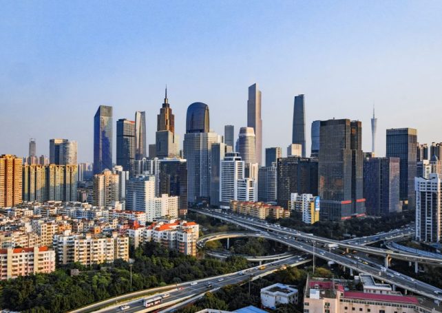Guangdong’s foreign trade hit a record high last year