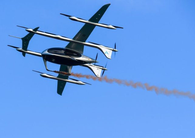 An eVTOL has successfully flown from Shenzhen to Zhuhai for the first time
