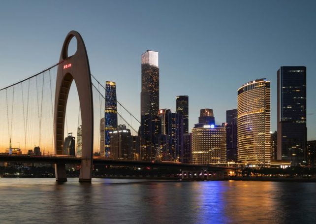 Foreign businesses remain positive about China, a survey finds
