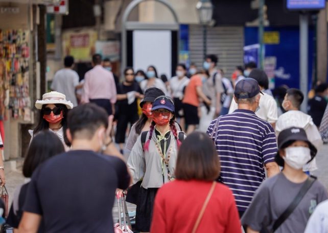 Agencies scramble to recruit drivers for more than 1,400 tour groups during CNY