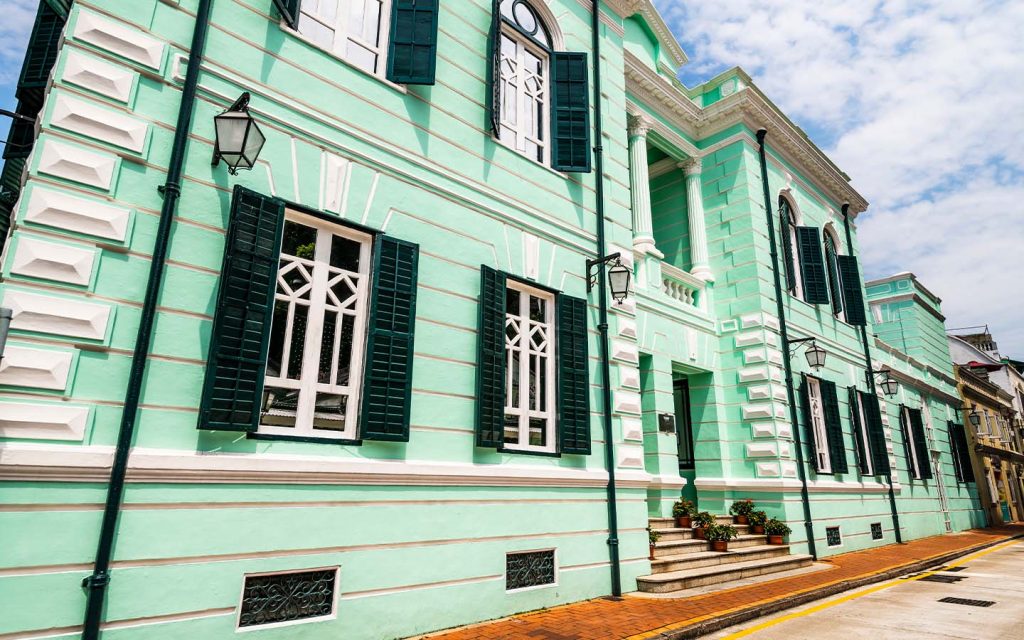 Traditional Portuguese architecture can be seen in Taipa Village and the adjoining Taipa Houses Museum