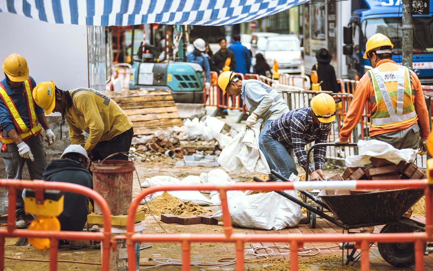 Government pledges greater coordination on roadworks