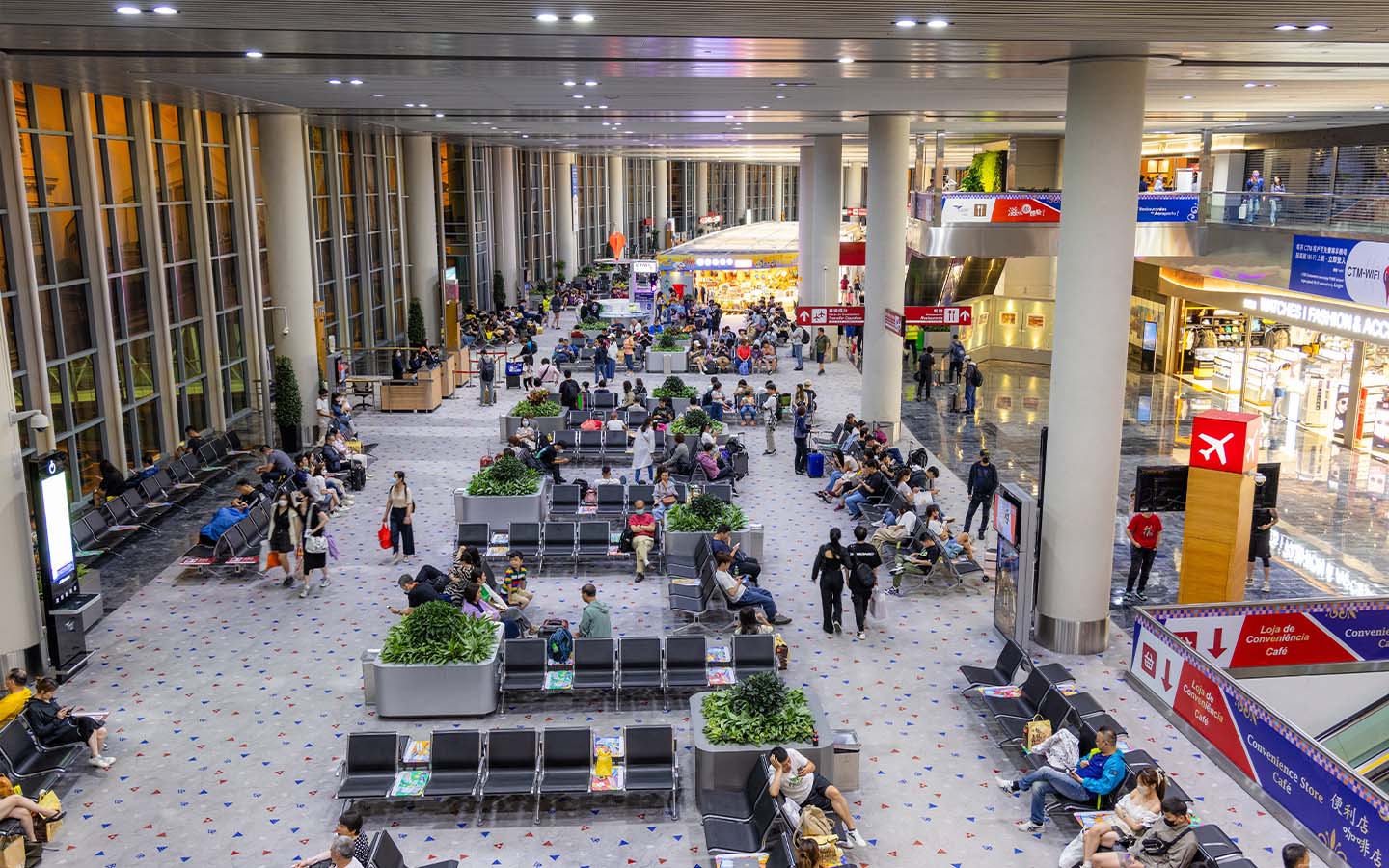 Macao’s airport passenger volume nudges upward in the first quarter