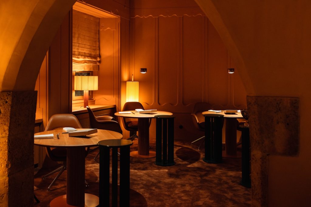 Step into Tohru in der Schreiberei, Chef Tohru Nakamura's two-Michelin-starred restaurant in Munich, where traditional Japanese flavours meet modern European techniques